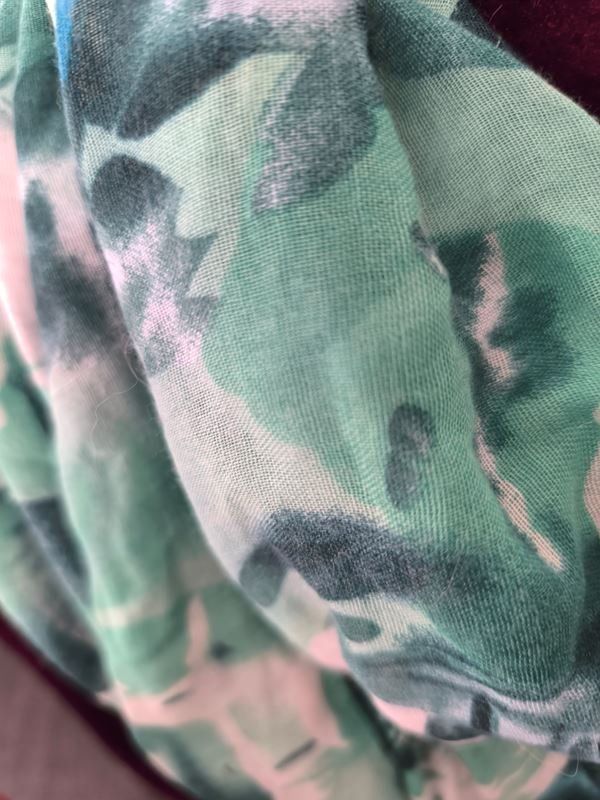 Foulards, Tücher & Schals: Schal grünlich Viscose Polyester – Gebraucht aus Rüti ZH von Restwert_Rueti_ZH 2