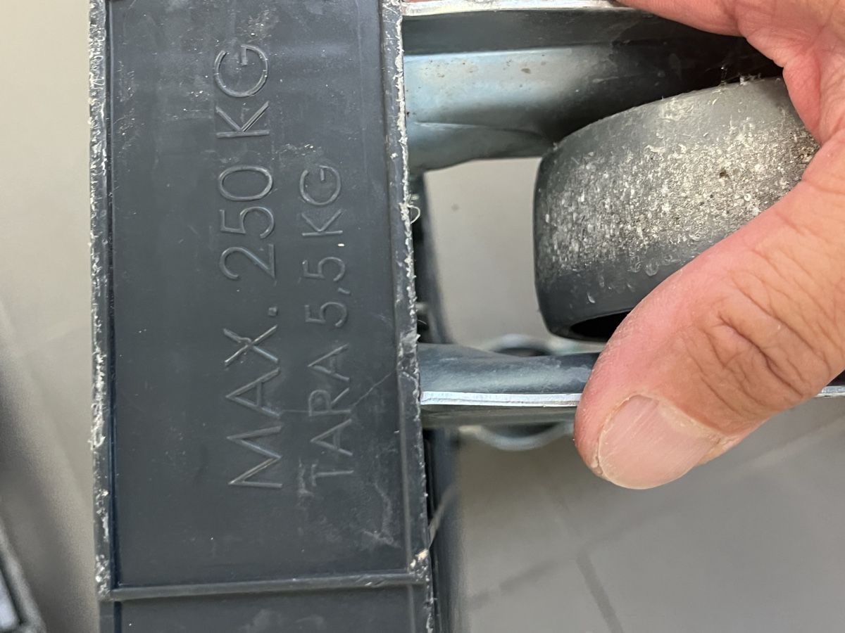 Tous les outils: Rolli 4 Stück bis 250 Kilo – D'occasion à Neerach par fuz_8d7l 2
