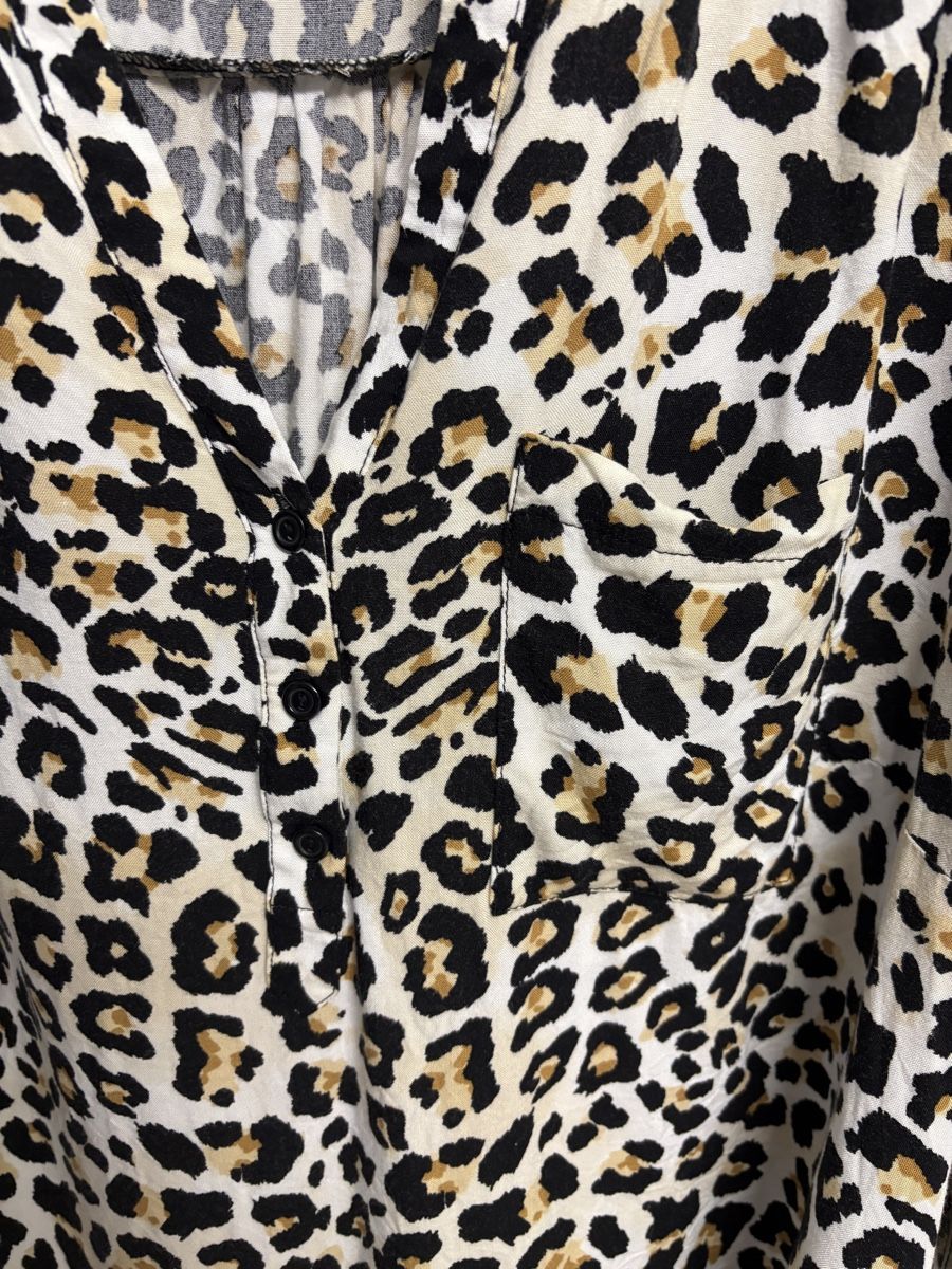 Camicette: Leichte Bluse mit Leo-Muster, Grösse M/L - Chic! – Usato da Basel venduto da ann_7w6q 3