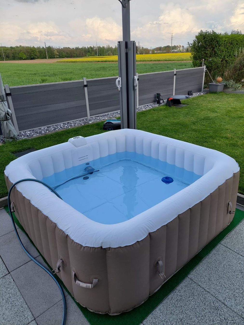 Whirlpool: Whirlpool  3x3 m – Gebraucht aus Zuchwil von