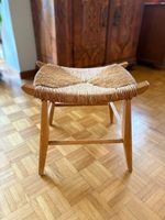 Vintage Mid-Century Hocker mit Binsengeflecht