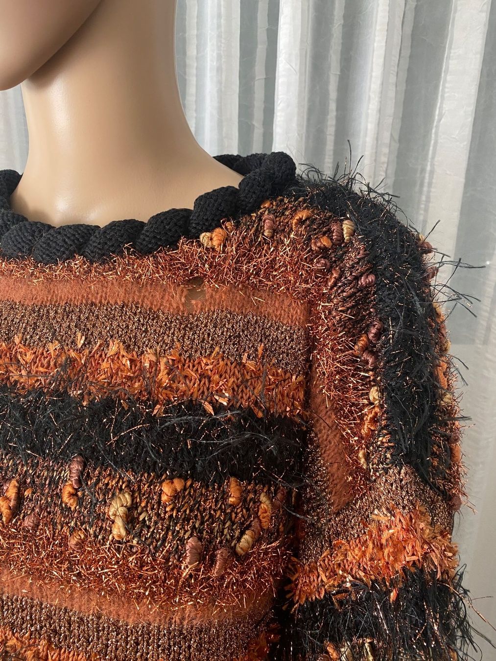 Maglioni & Felpe: Perfekter Auftritt - UNIKAT - HAND MADE Strickpulli, M/L – Usato da Winkel venduto da ferrari2022 2