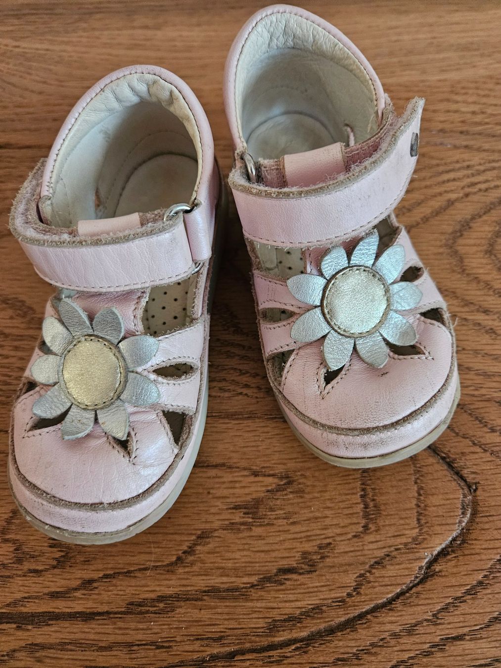 Scarpe per ragazze: Sandalen von Falcotto Gr. 23 – Usato da Luzern venduto da Livlivliv