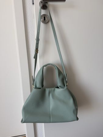 Mintfarbene Handtasche, neu