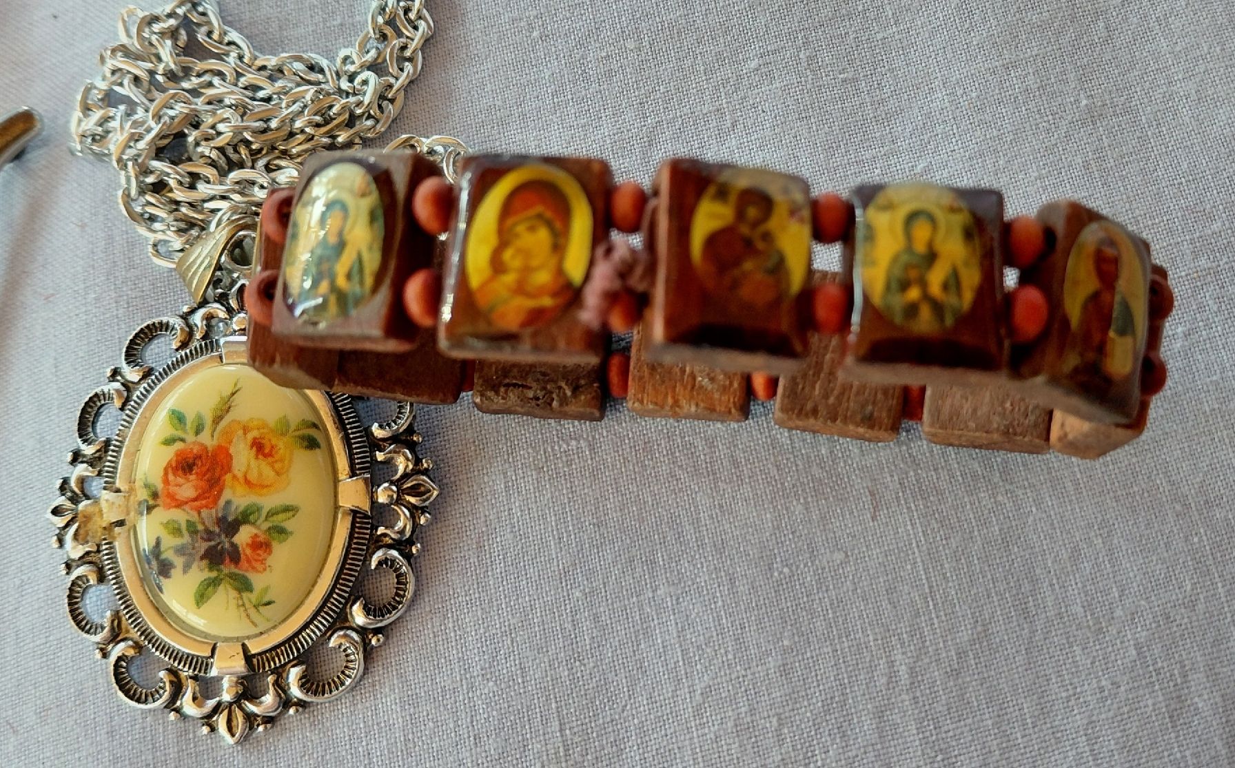 Altri gioielli: kleines Konvolut Modeschmuck – Usato da Trogen venduto da Limboo 2