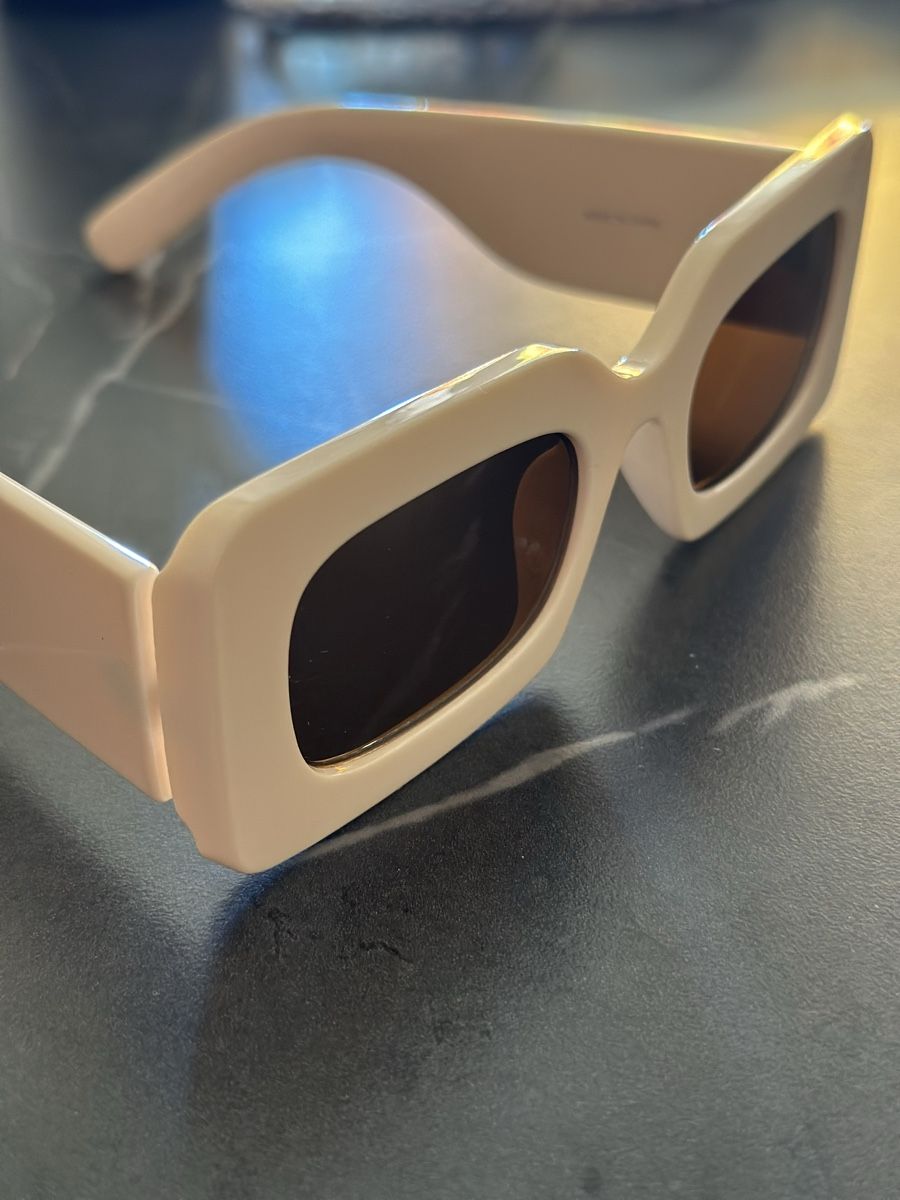 Zara Occhiali & Lenti: Cream Oversized Square Sunglasses – Elegant Minimal Style – Nuovo (secondo la descrizione) da Zürich venduto da ElissZurich 2