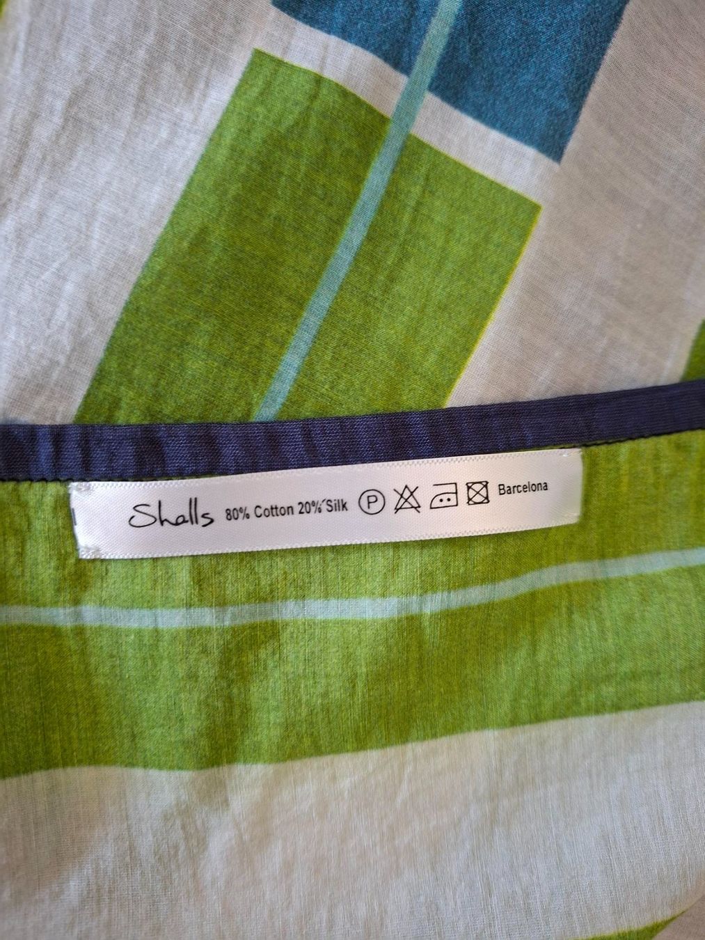 Foulards, Tücher & Schals: Schal von Shalls Barcelona, Baumwolle und Seide – Neu (gemäss Beschreibung) aus Aegerten von Ronneby 1