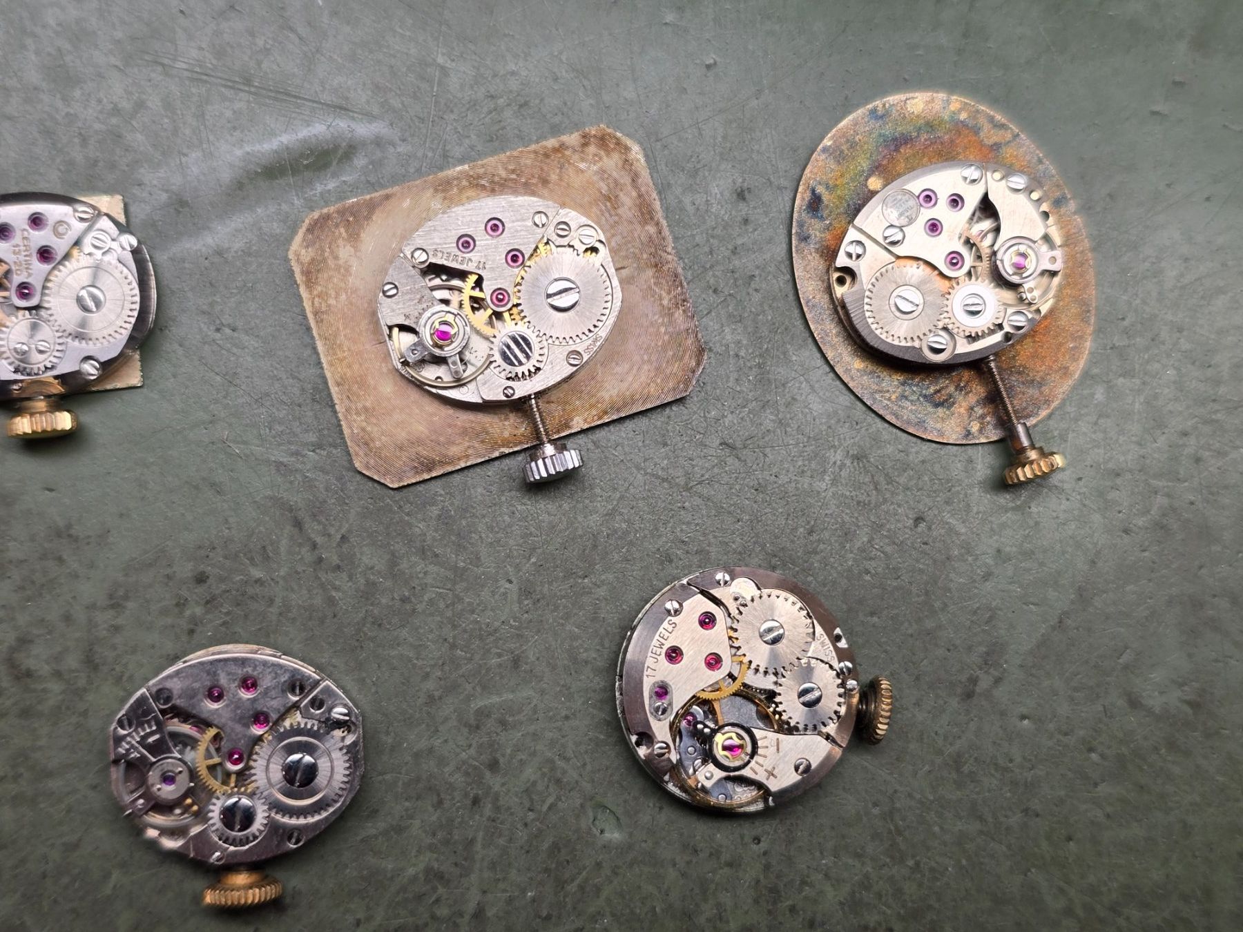 Uhren: Lot de 5 petits mouvements – Gebraucht aus Tramelan von Nirdan 3