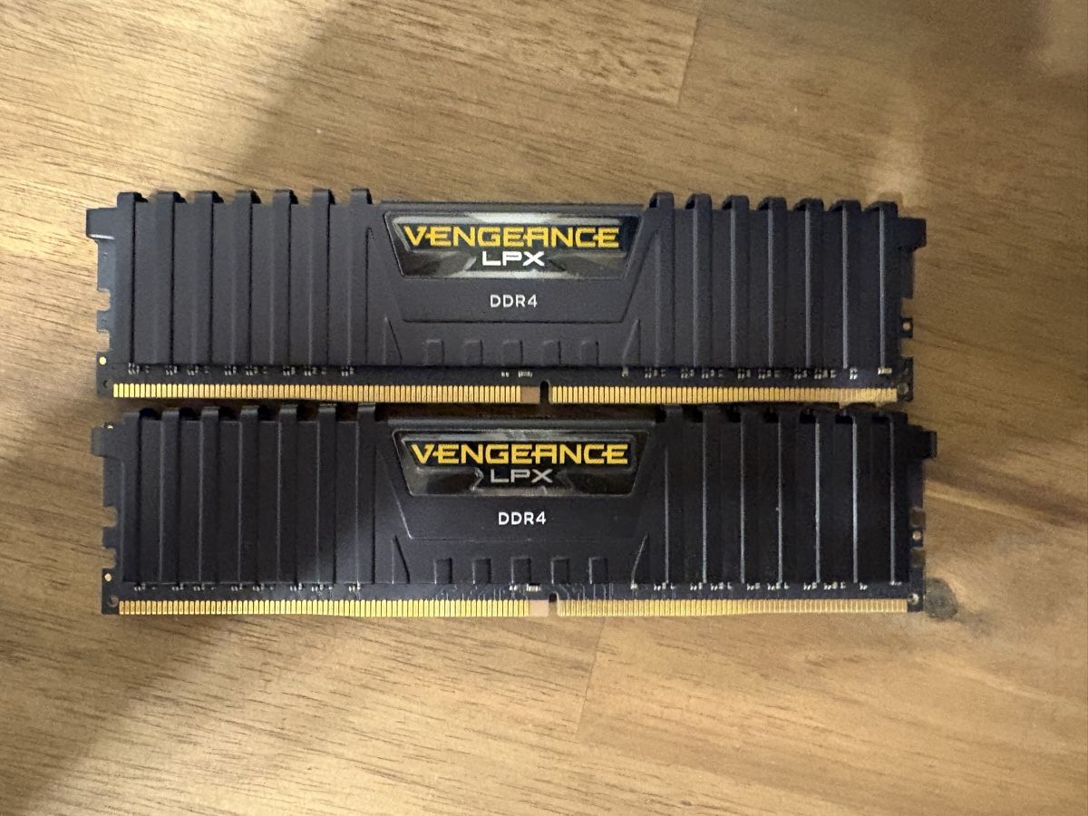 Corsair Memoria / RAM: 2x8 Gigabyte DDR4 3200mhz – Usato da Uster venduto da gia_qn9v 1