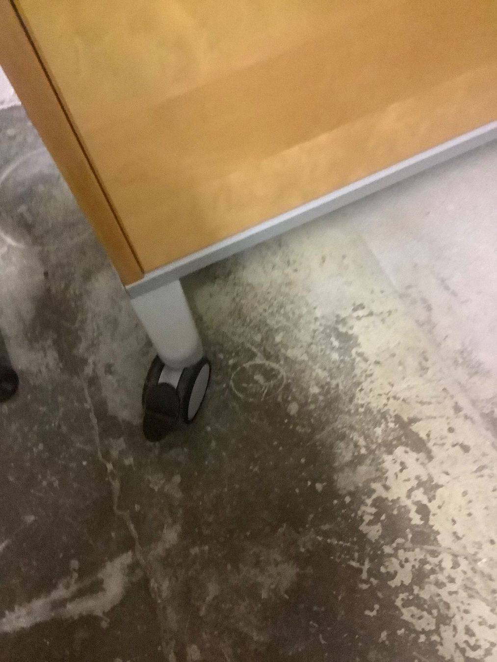 Armadi: Gebrauchter Büroschrank mit Rolladen. – Usato da Freienbach venduto da Elenaheinz 3