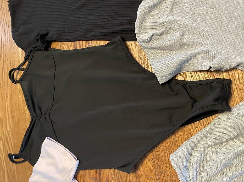 Lots de vêtements: Kleiderset Größe xs /s – D'occasion à Buchs AG par fpatricia 2