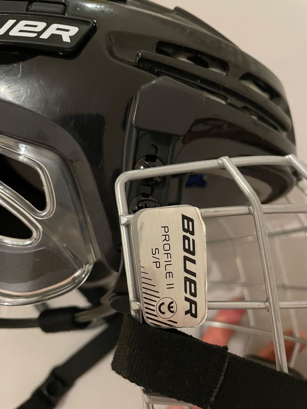 Bauer Caschi: Bauer 5100 Eishockey Helm schwarz mit Gitter, Grösse S – Usato da Horgen venduto da hef_p8zg 3