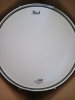Pearl Snare drum + drumsticks