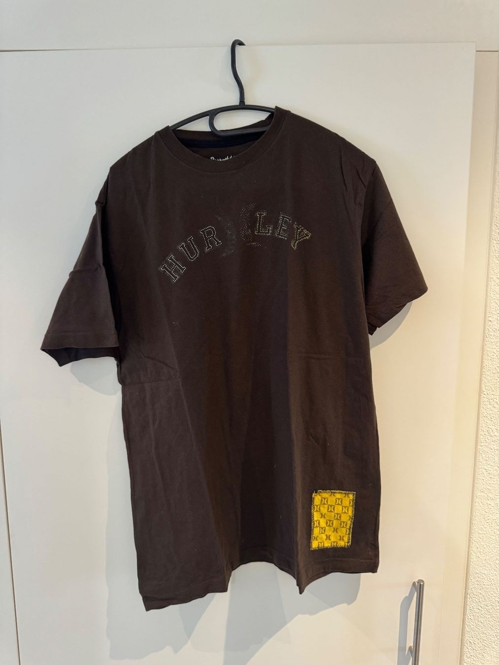 T-shirts: Hurley T-Shirt – D'occasion à Dielsdorf par Anthony111