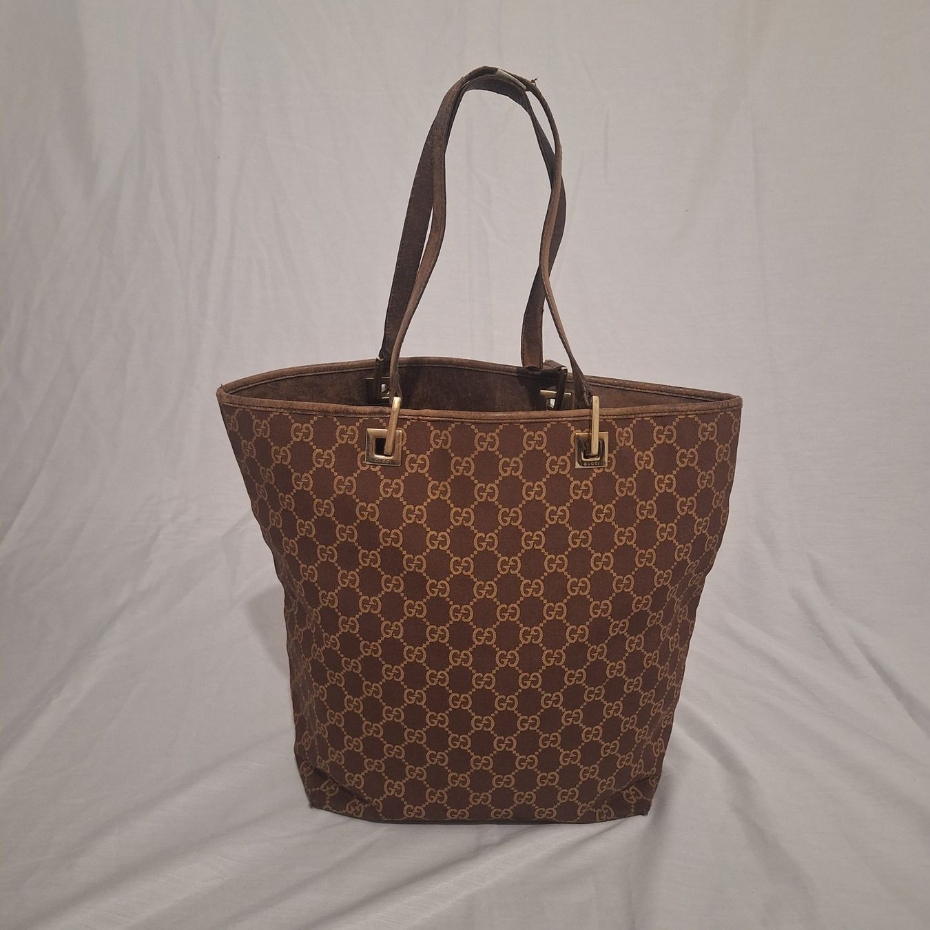 Gucci Taschen für Damen: Gucci GG Monogram Canvas Tote Bag – Gebraucht aus Kilchberg ZH von mrmame 1