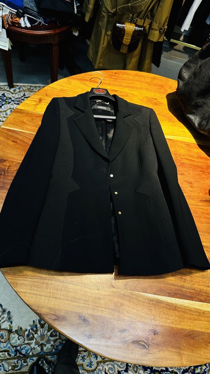 Versace Giacche: Gianni Versace Blazer NP 1890.- – Nuovo (secondo la descrizione) da Lachen SZ venduto da HelvetiaLuxury 3