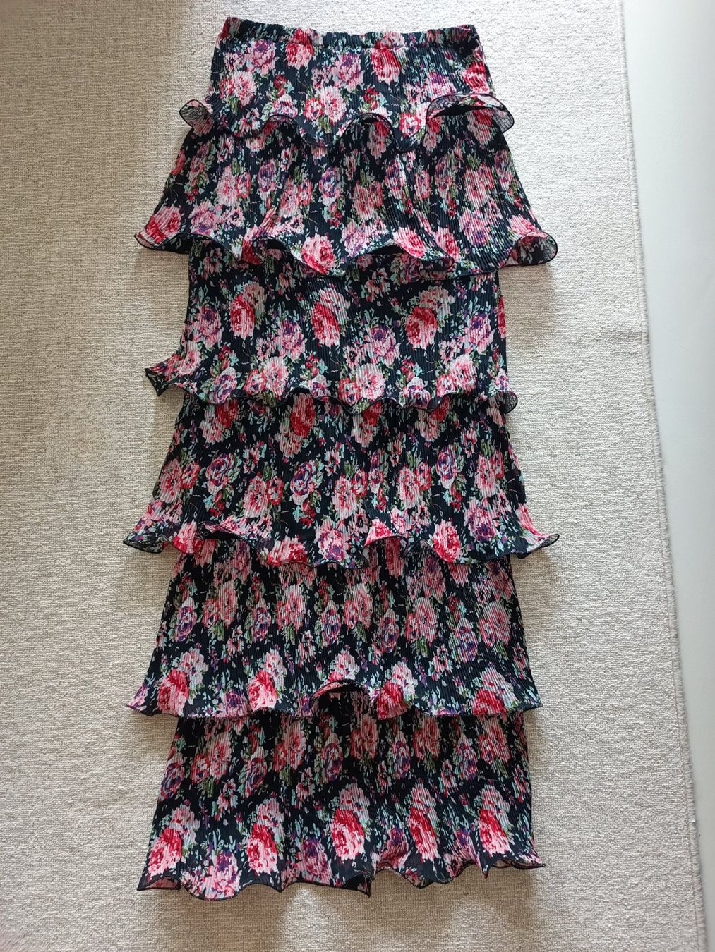 Kleider: Trägerloses Maxi-Blumenkleid mit Rüschen L – Gebraucht aus Wallisellen von C_DM 1