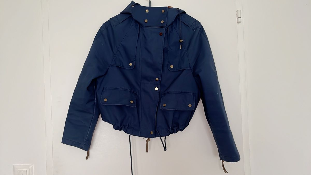 Zara Jacken: Dunkelblaue Übergangsjacke mit Taschen – Gebraucht aus Dübendorf von an_nk8z