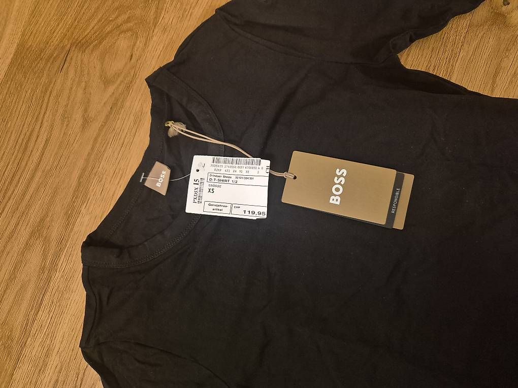Hugo Boss T-shirts: Neues Shirt von Hugo Boss – Neuf avec emballage d'origine à Feusisberg par cts_55rn