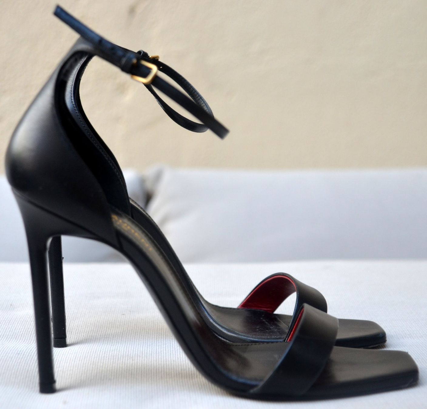 Saint Laurent Chaussures femmes: Saint Laurent Sandalen / sandales .38 – D'occasion à Collonges par Allegree