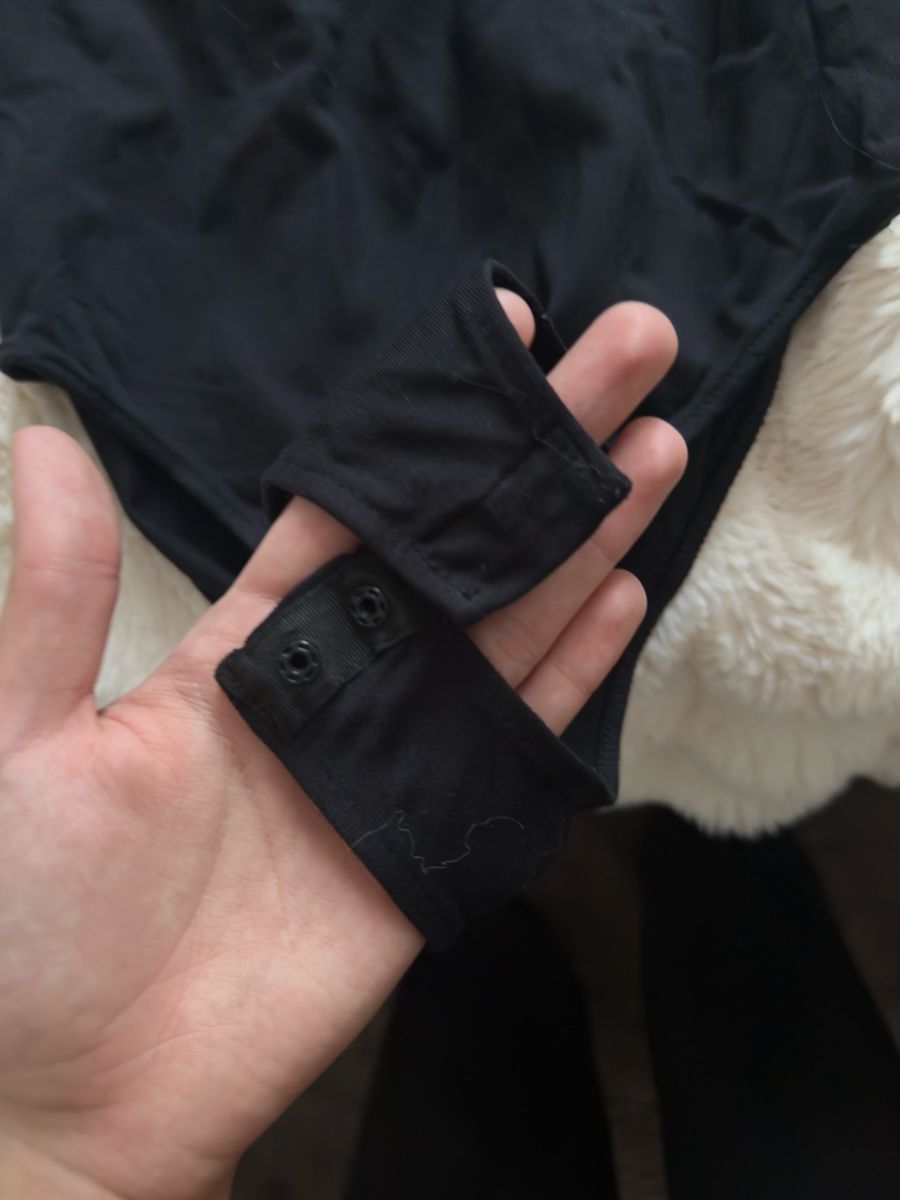 Zara Top: Zara Body schwarz Langarm – Usato da Niederhasli venduto da elm_7pyv 2