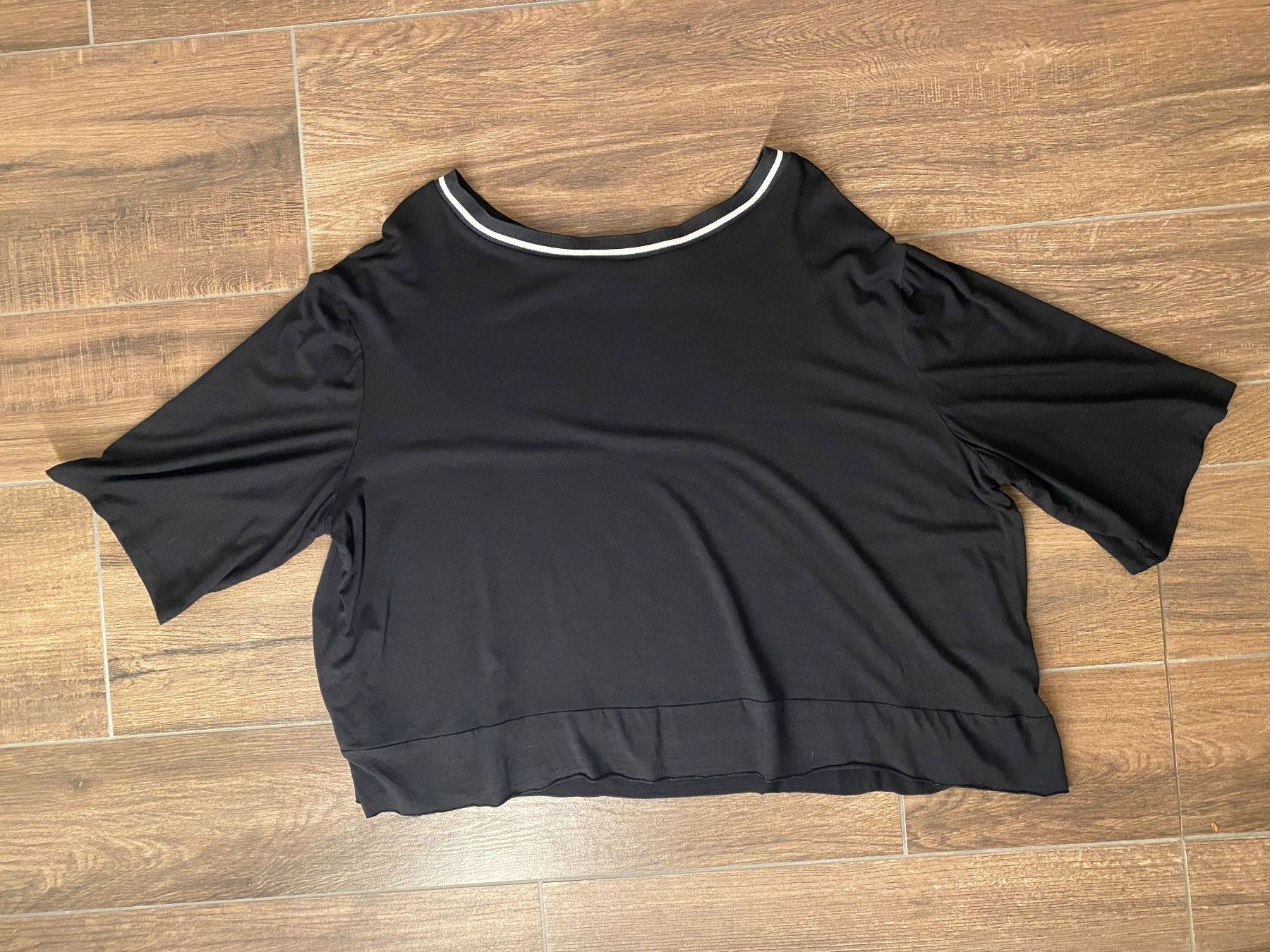T-shirt: Elvi T-Shirt schwarz Gr. 54 – Usato da Pratteln venduto da a23_j2gs 2