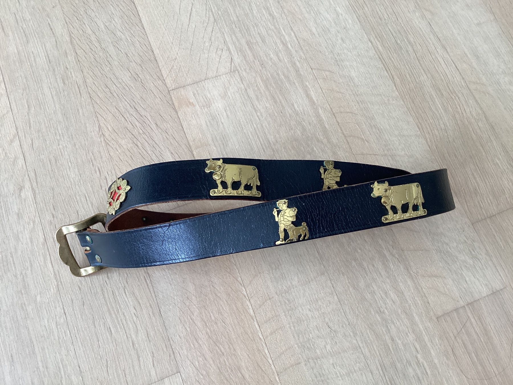Cinture: Appenzeller Chüeligurt – Usato da Flawil venduto da Barschfreak 2