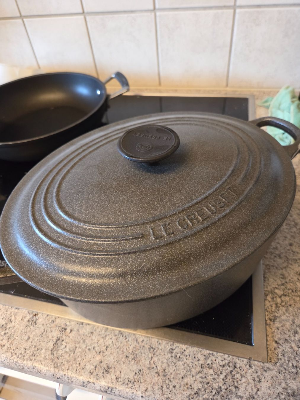 Le Creuset Pentole: Le Creuset Bräter, oval, grau - gebraucht – Usato da Zürich venduto da Kednopser