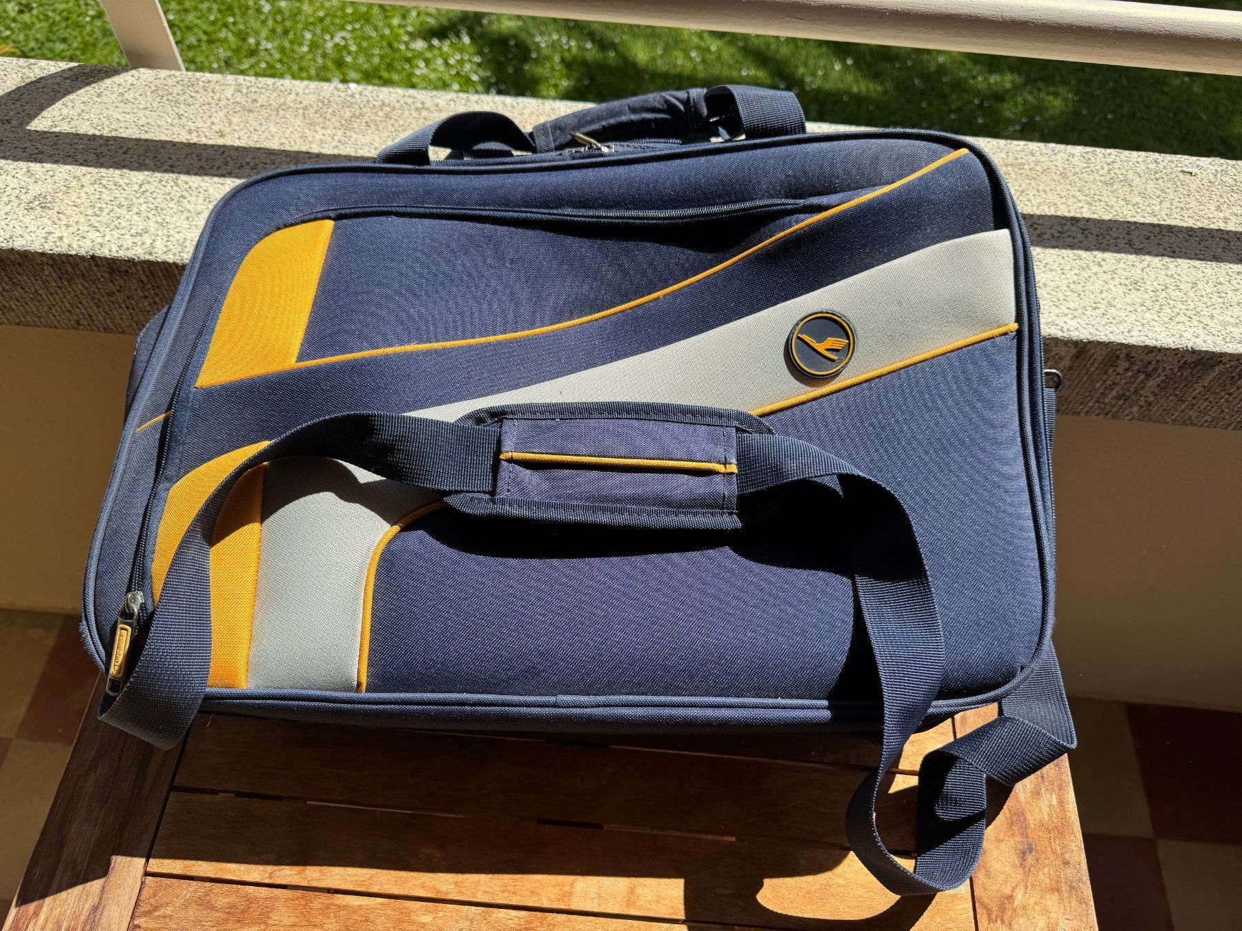 Lufthansa Borse: Sac a bagage cabine Lufthansa – Usato da Yverdon-les-Bains venduto da tvl_2qcr