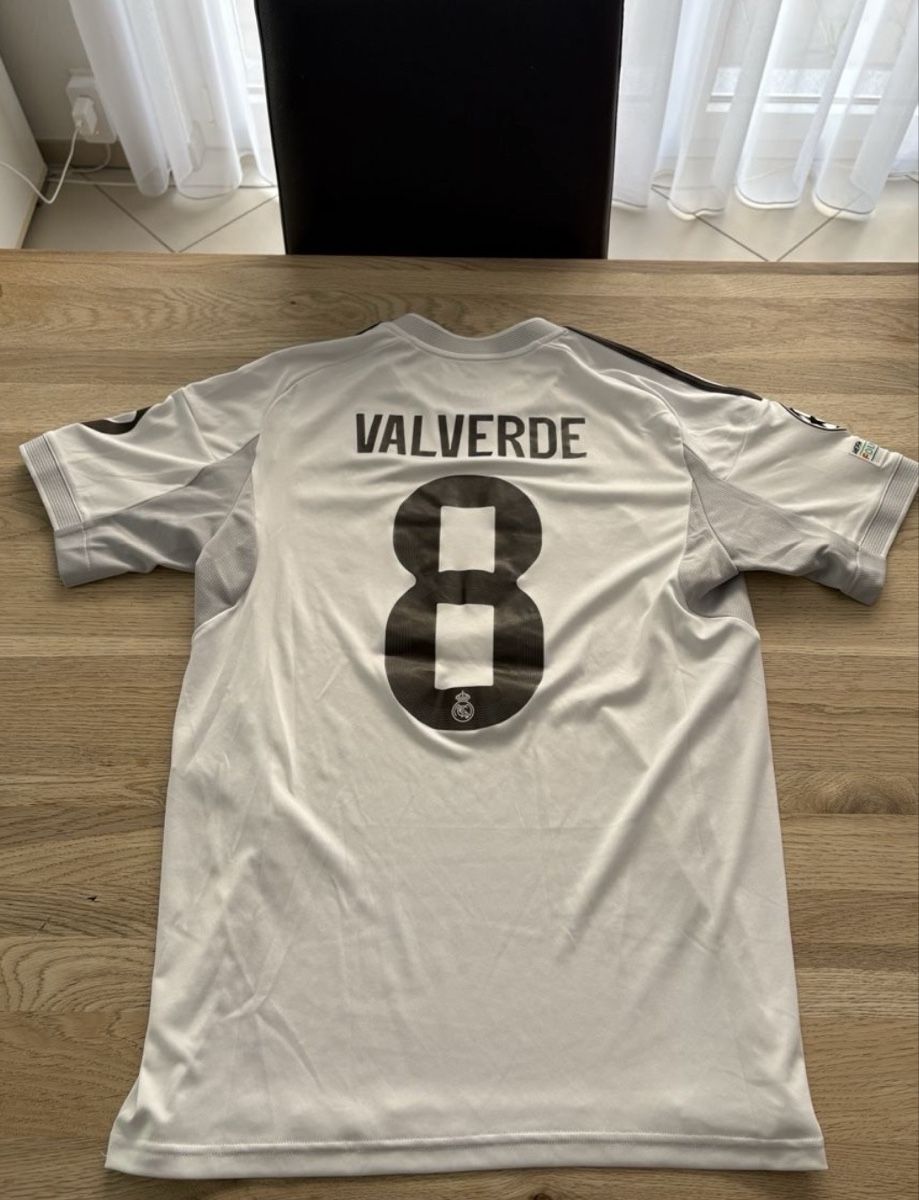 Leibchen & Hosen: Real Madrid Valverde Trikot – Gebraucht aus Basel von kleinerprinz 1