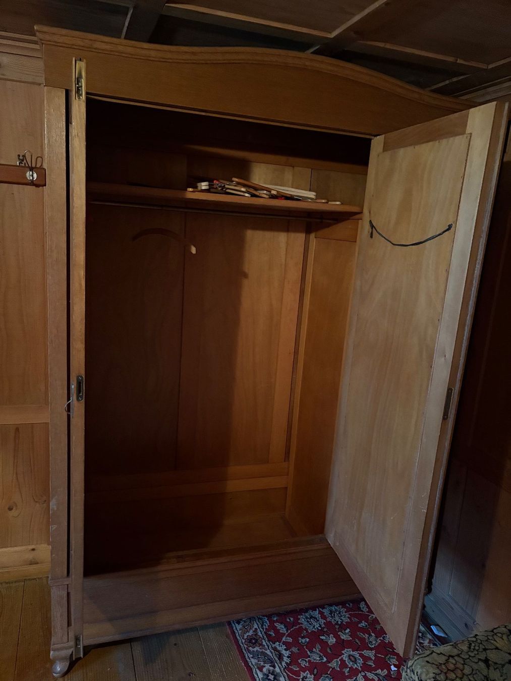 Armadi: Kleiderschrank Antik – Usato da Schönholzerswilen venduto da friday-night 1