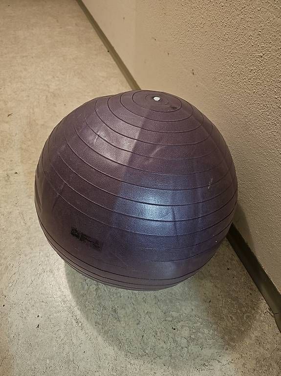 Tapis de sol: Fitnessmatte und Gym-Ball – D'occasion à Uzwil par sousse73 2