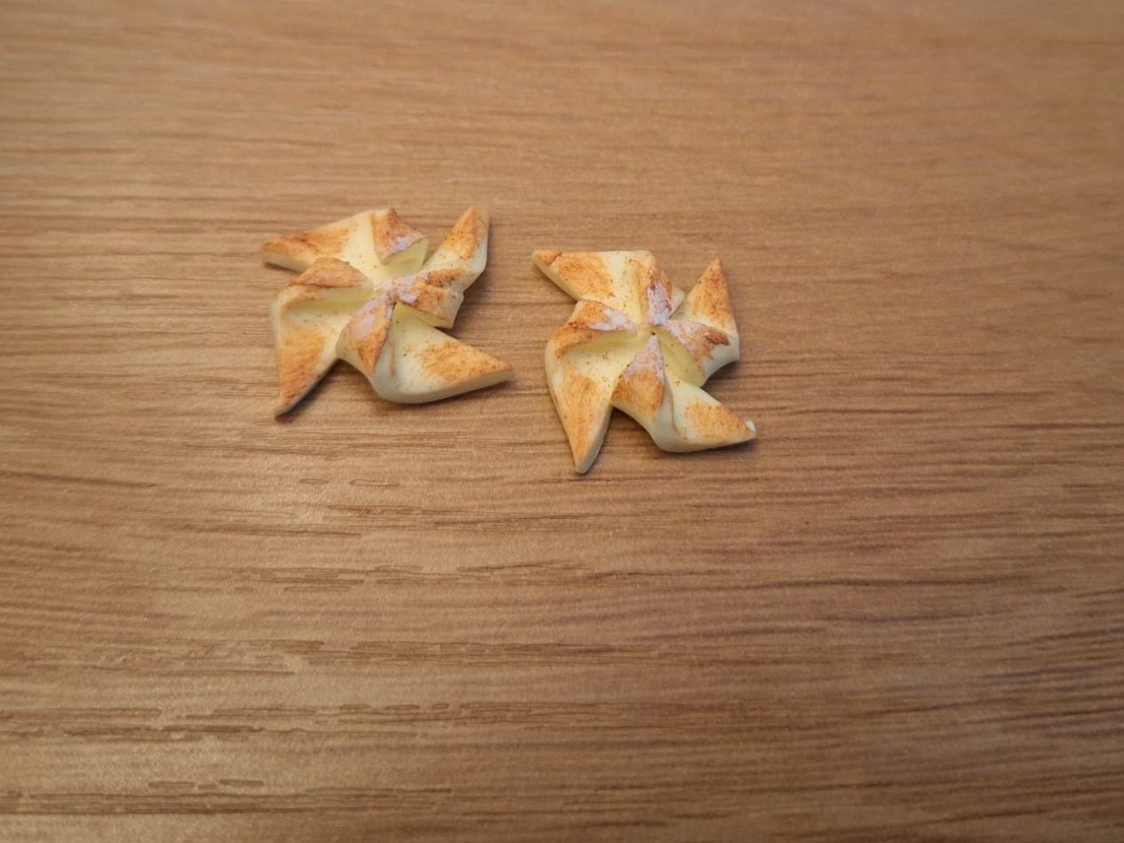 Case e mobili per bambole: Handmade Blätterteig Windredli – Nuovo (secondo la descrizione) da Zürich venduto da HandmadeTinyFood 2