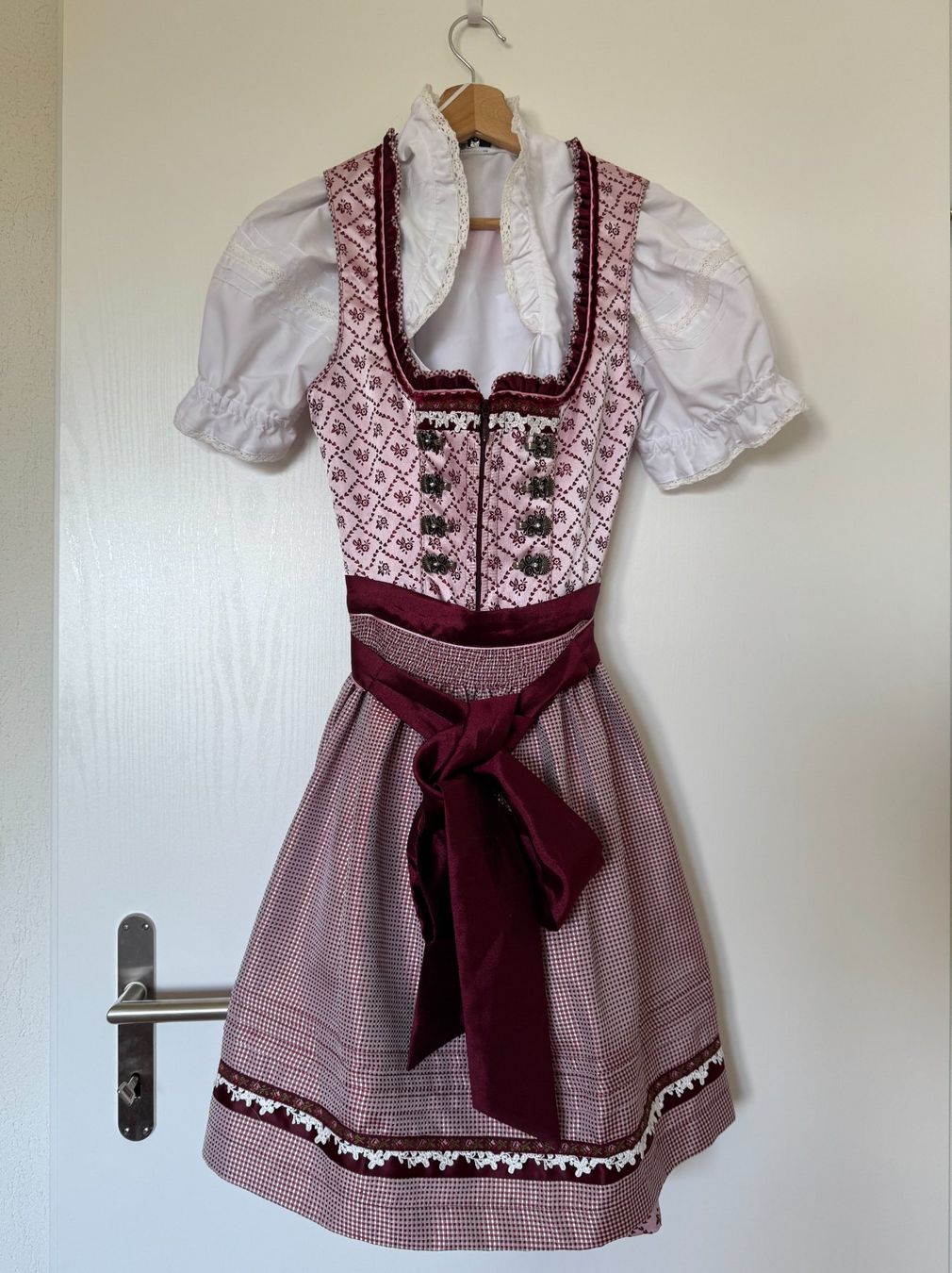 Krüger Vestiti: Krüger Dirndl Gr. 34 neuwertig mit Bluse – Usato da Dübendorf venduto da Digitalxs