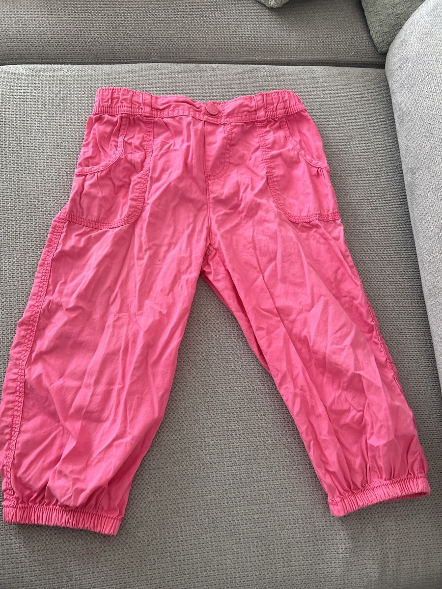 Hosen: Hosen pink Grösse 122/128 – Gebraucht aus Thun von Siladi