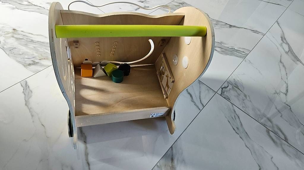Fahrzeuge für Kinder: Trotteur en bois  – Gebraucht aus Corminboeuf von lio_jpc8 2