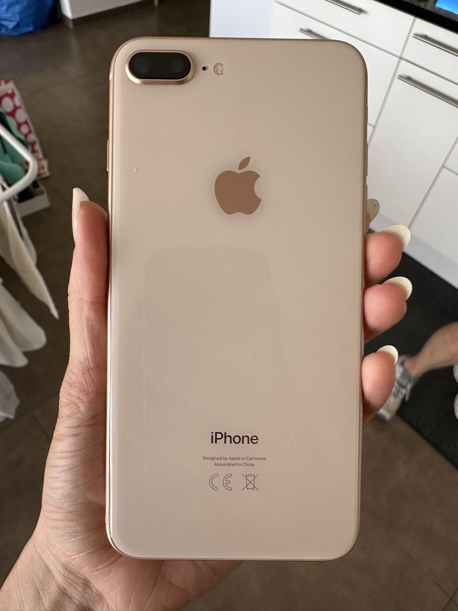 Apple Telefoni cellulari / Smartphones: iphone 8plus rose 256gb – Usato da bözberg venduto da amy_7wz8 5