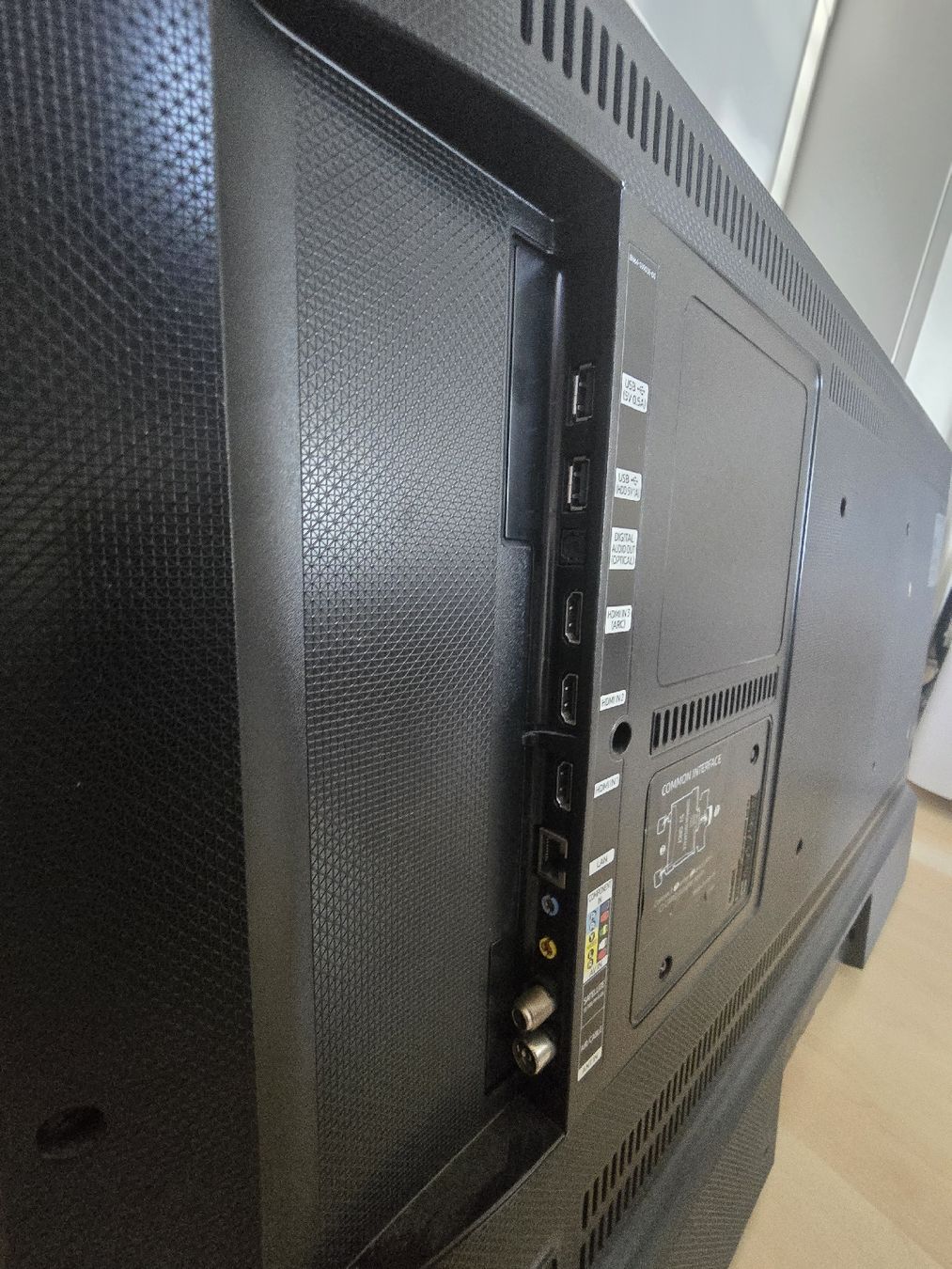 Televisori: Samsung UE40MU6170U – Usato da Niederbipp venduto da Em.Ai 1