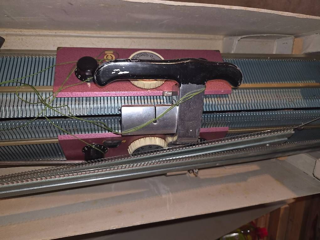 Alle Maschinen: Strigo Strickmaschine – Gebraucht aus Flaach von shora