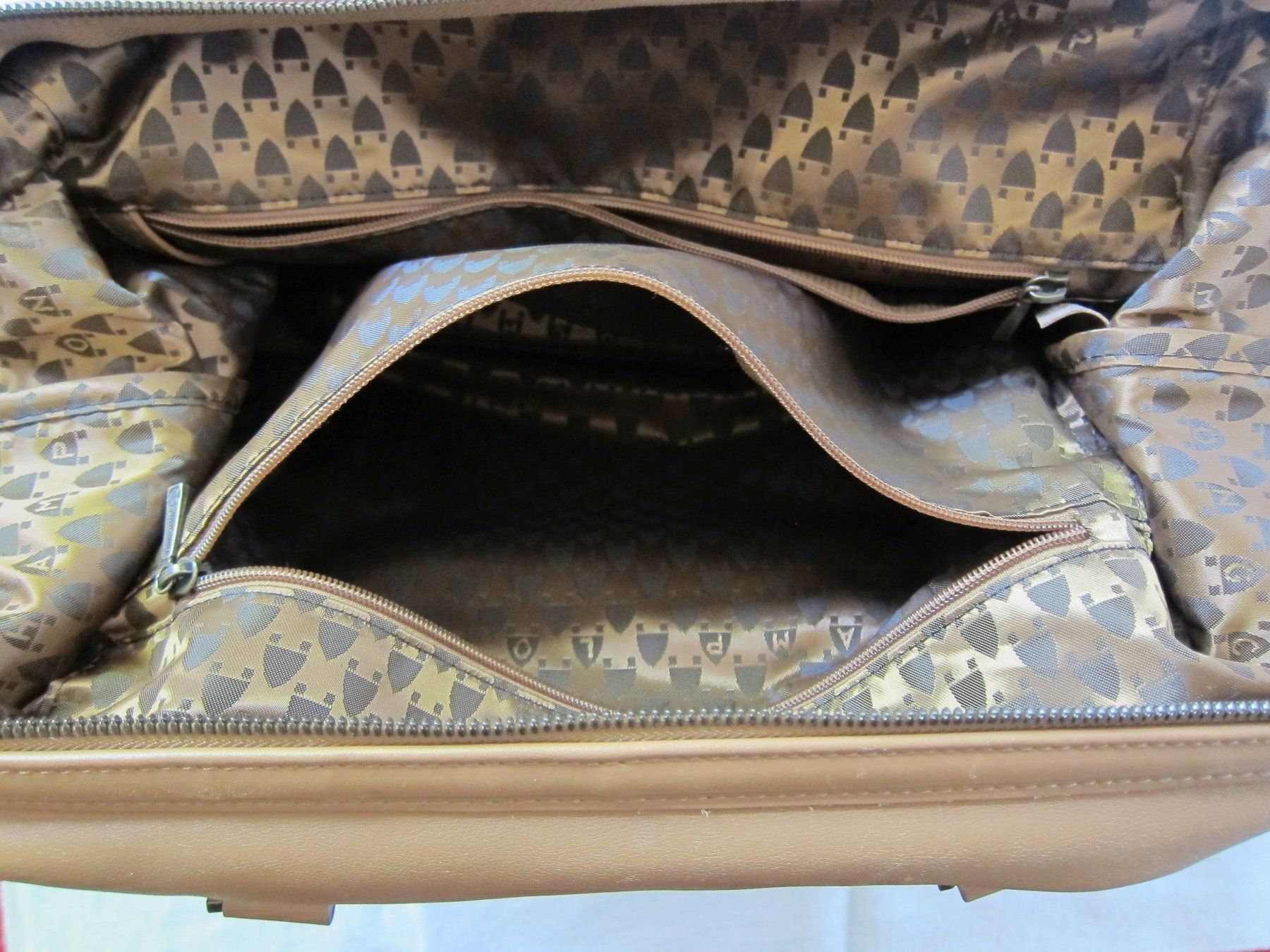 Longchamp Borse da donna: Tasche Longchamp, Leder, Top Zustand! – Nuovo (secondo la descrizione) da Zürich venduto da Italia58 5