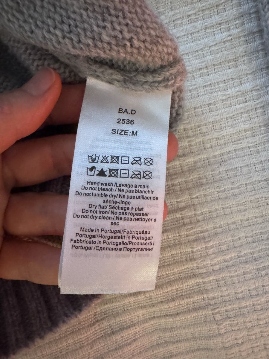 Ganni Pullover & Sweatshirts: Pullover – Gebraucht aus Rapperswil SG von Hel_rpq5 5