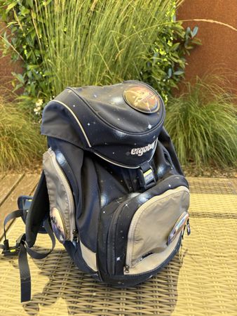Ergobag Rucksack Weltraum-Design mit vielem Zubehör