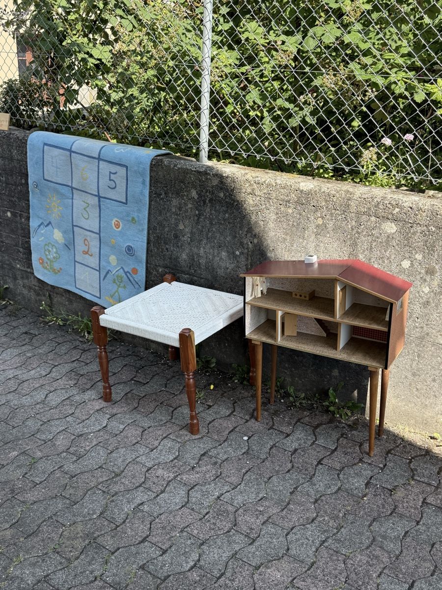 Puppenhäuser & -möbel: Puppenhaus antik – Gebraucht aus Siebnen von rocardo 1