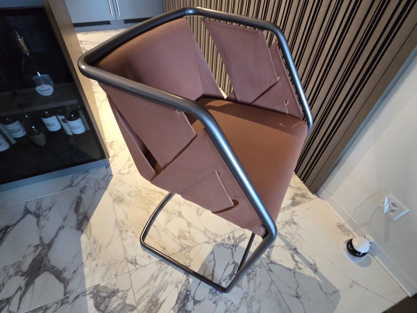 Seggioloni: 2 Chaises de bar type '' HENGE Strip Stool '' – Nuovo (secondo la descrizione) da Lugnorre venduto da Hbsvo