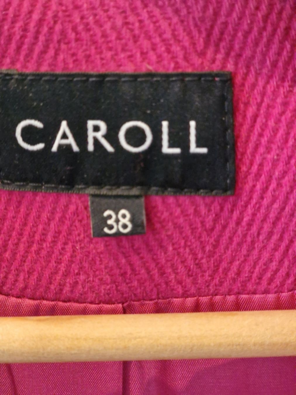 Jacken: Veste Caroll taille 38 avec capuche – Gebraucht aus Oberhofen AG von jac_f7t8 2