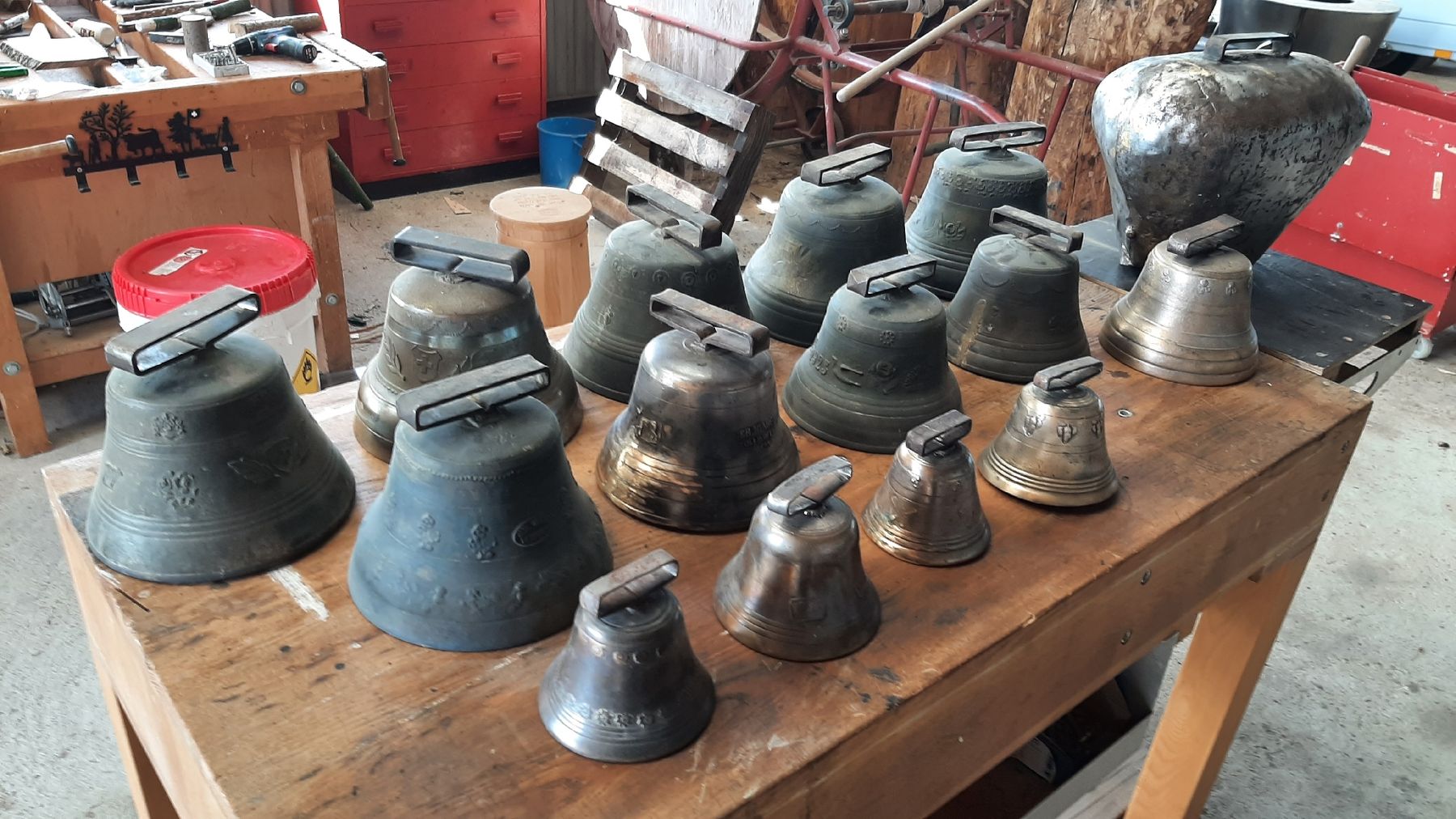 Cloches & sonnailles: Schellen und Treichel – D'occasion à Menzberg par Tschippi 3