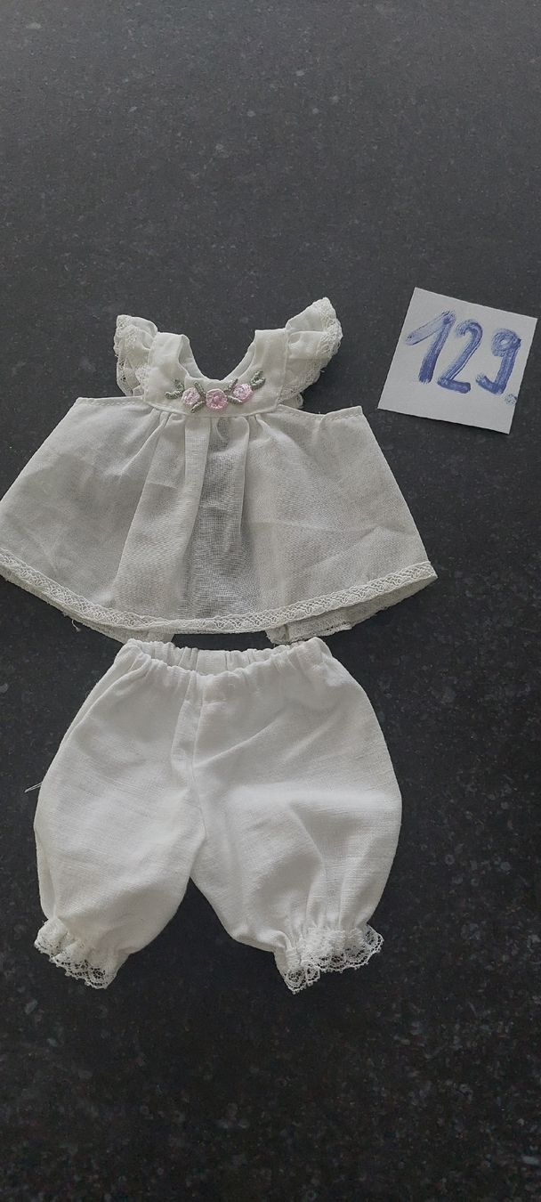 Giocattoli: Puppenkleidchen  – Usato da Muri AG venduto da nindo1