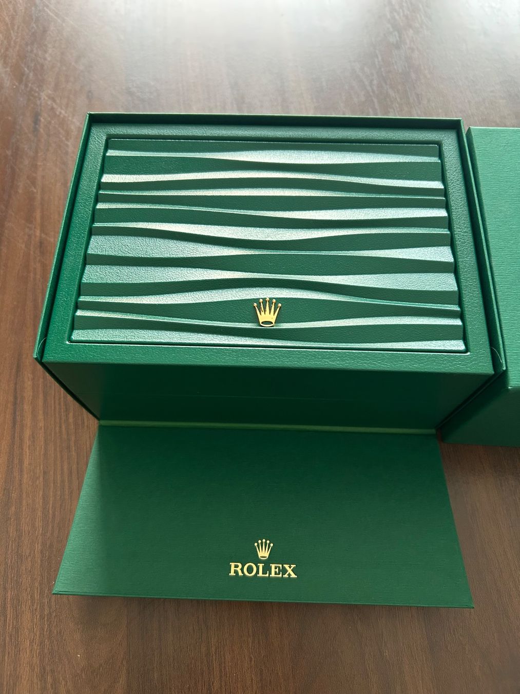 Rolex Montres: Rolex Datejust 41 full set – Neuf avec emballage d'origine à Chézard-St-Martin par loa_hwc9 4