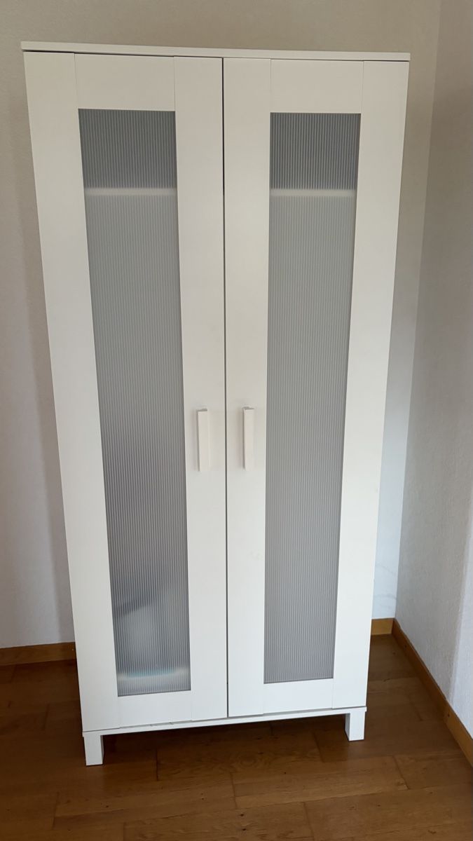 Armoires: Ikea Wardrobe / Kleiderschrank – D'occasion à Lupfig par Brian-air