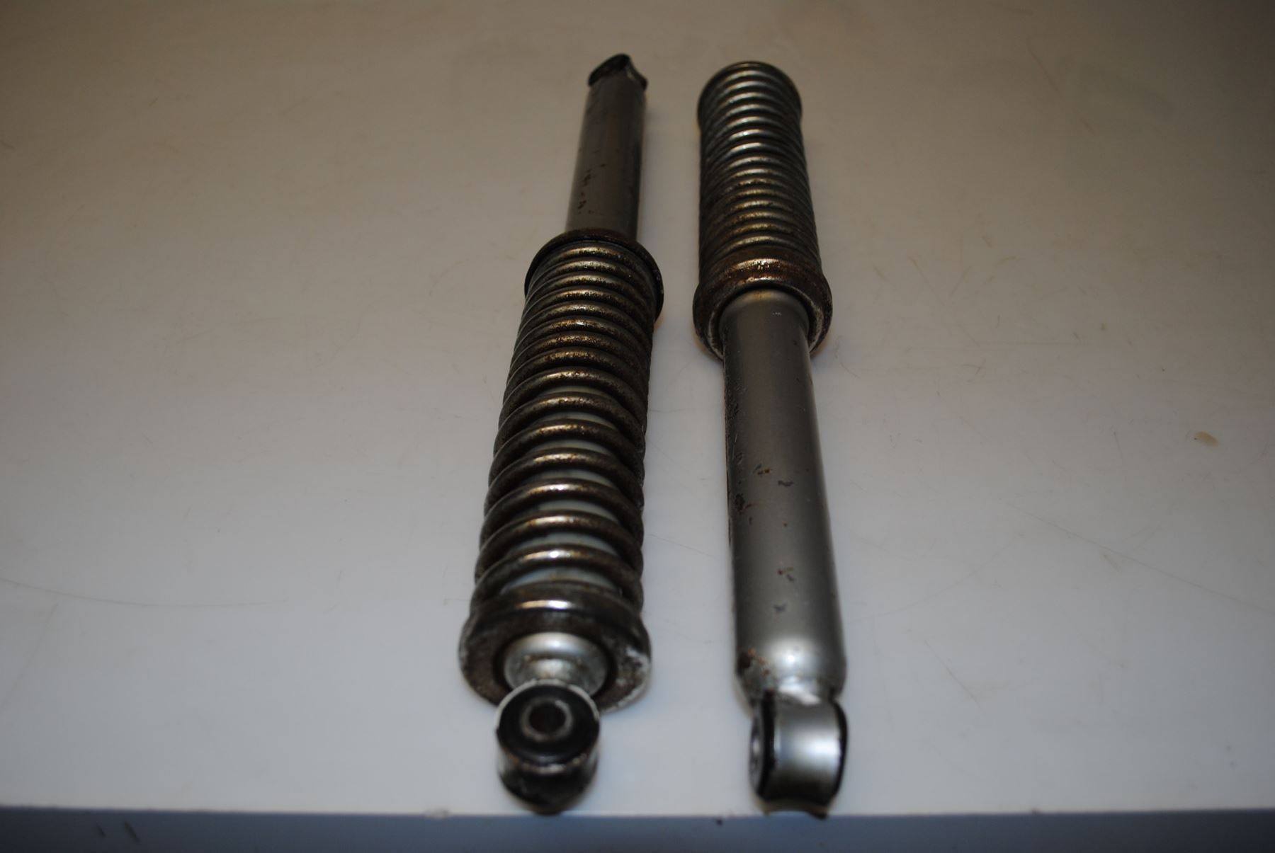 Mofa-Ersatzteile: Stossdämpfer paar 35cm – Gebraucht aus Subingen von Baergarage 3